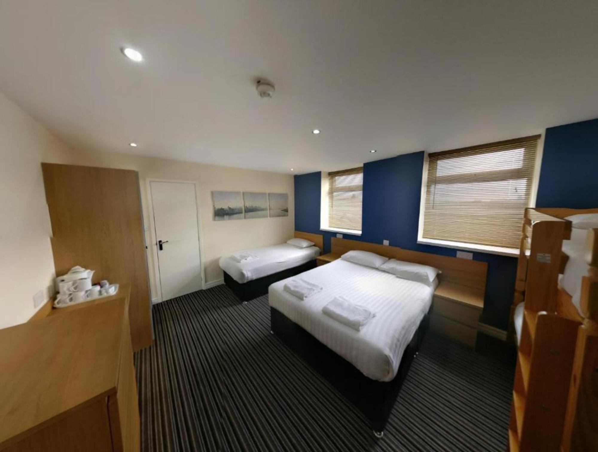 Oyo Wave Crest Hotel ブラックプール エクステリア 写真