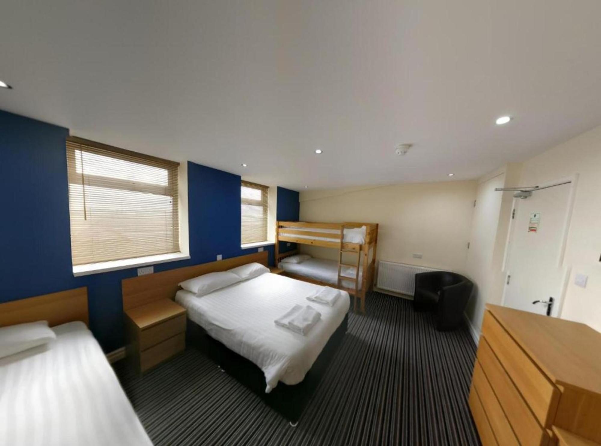 Oyo Wave Crest Hotel ブラックプール エクステリア 写真